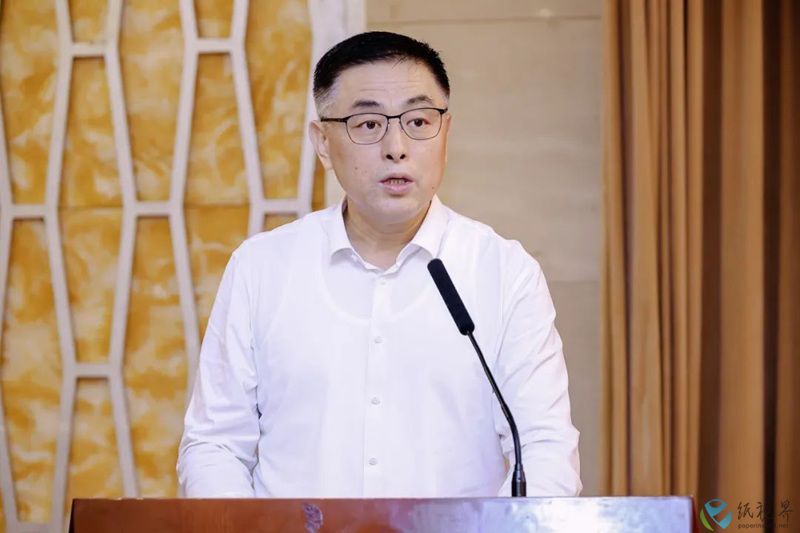李一新-800.jpg 李一新-800.jpg